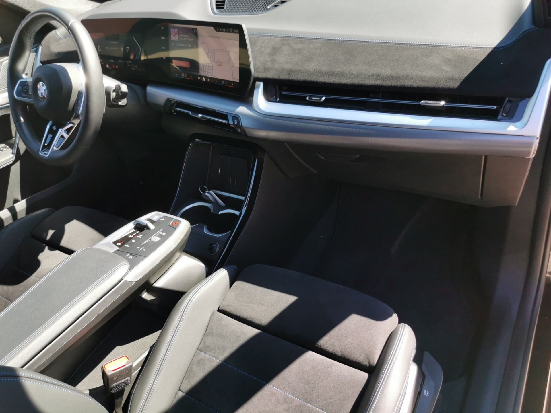 BMW X1 X1 sDrive20d M SPORT PRO AHK ParkAss H&K Lenkhzg (Bild 6)