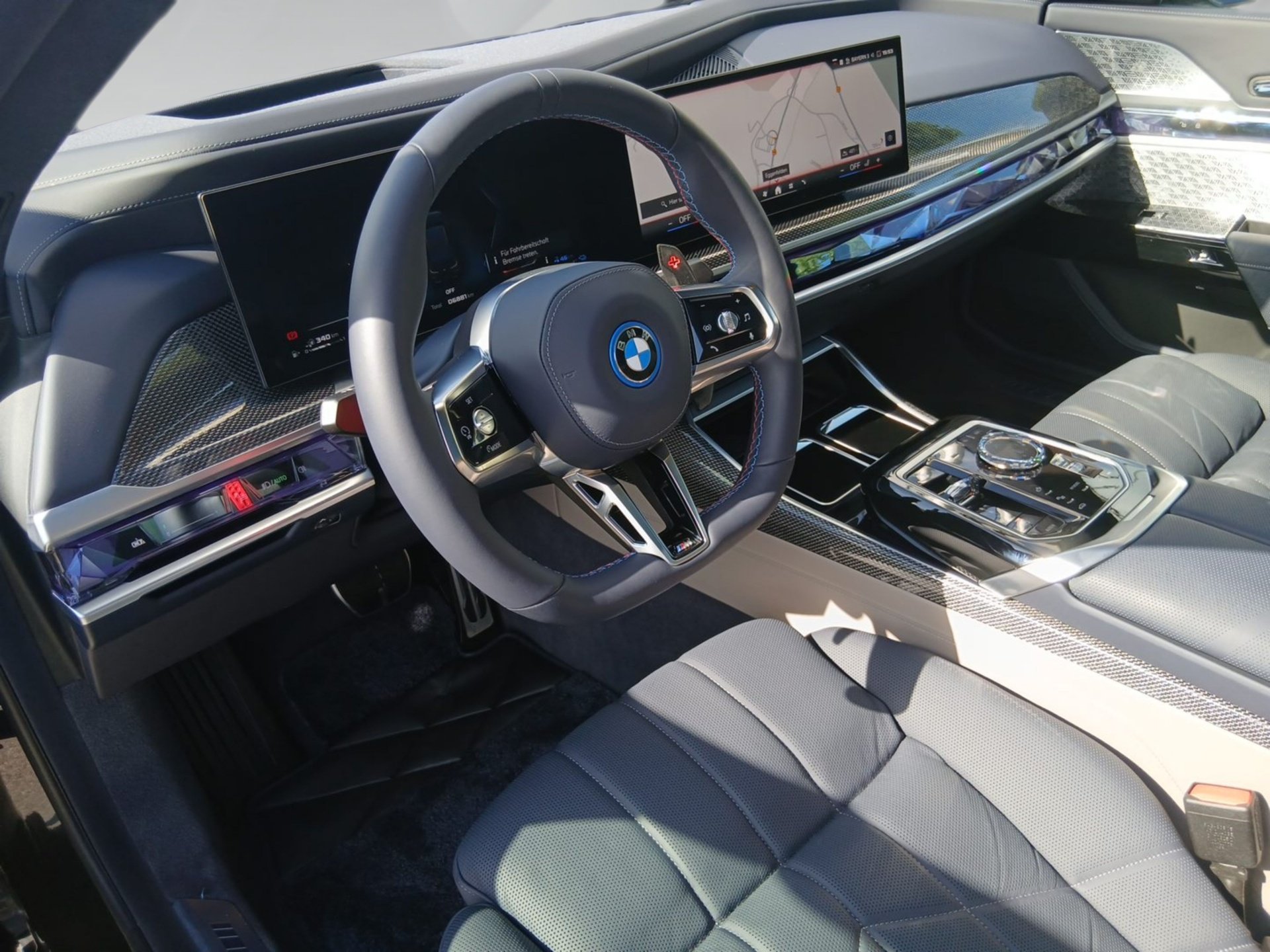 BMW M760e M760e xDrive Limo M Performance ExecutiveLounge (Bild 4)