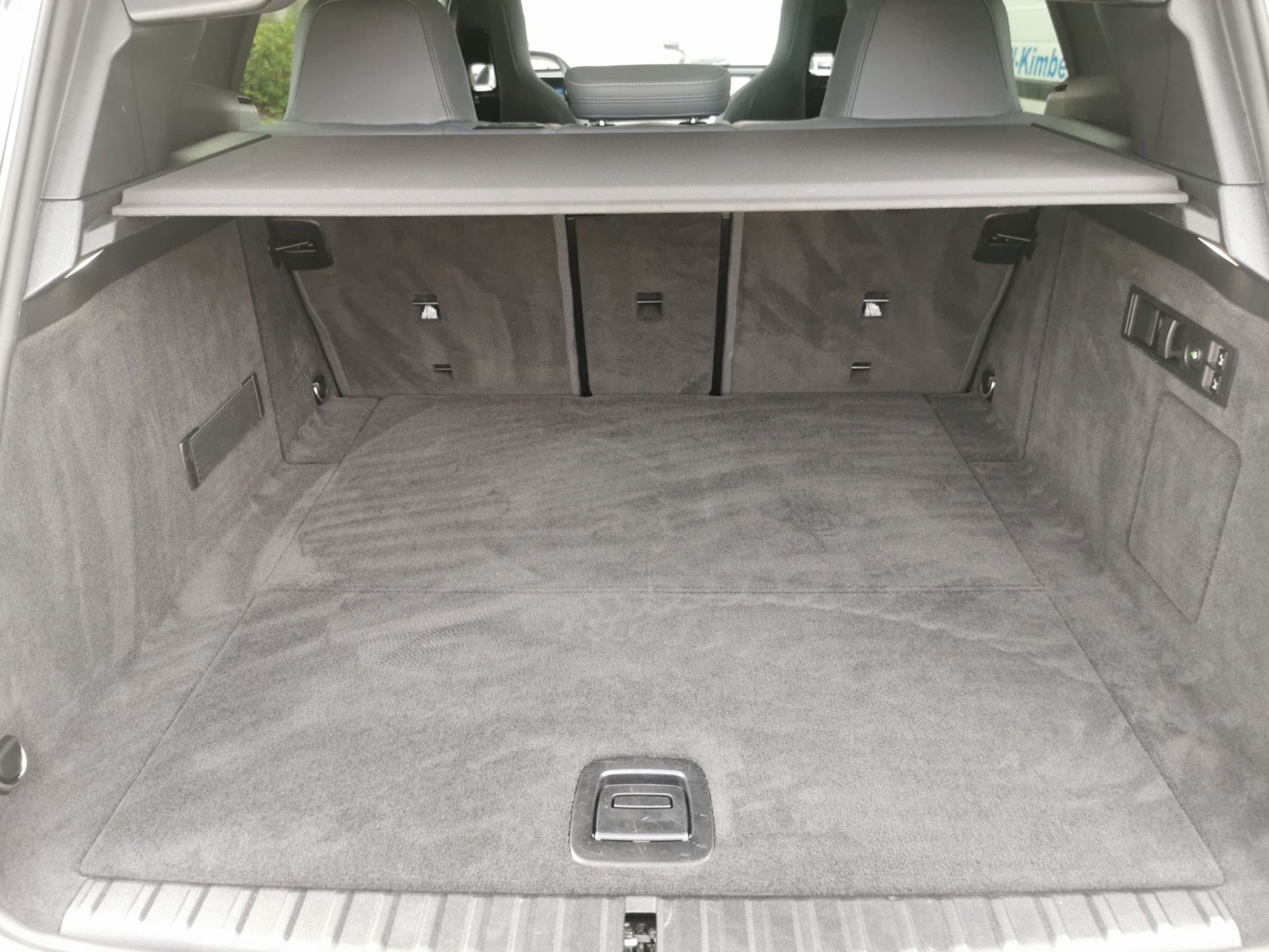 Bild 10 BMW iX xDrive40 M SPORT SoftClose Sitzbelüft Luftfed