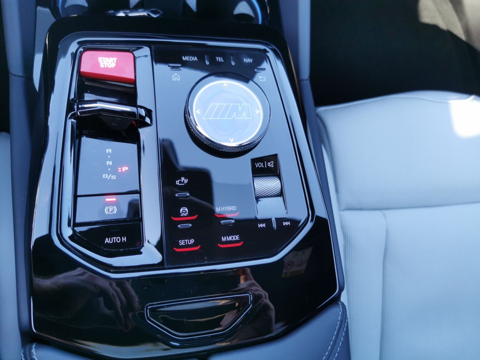Bild 13 BMW M5 Limousine Sitzbelüft Pano AHK 360° Bowers&Wilk
