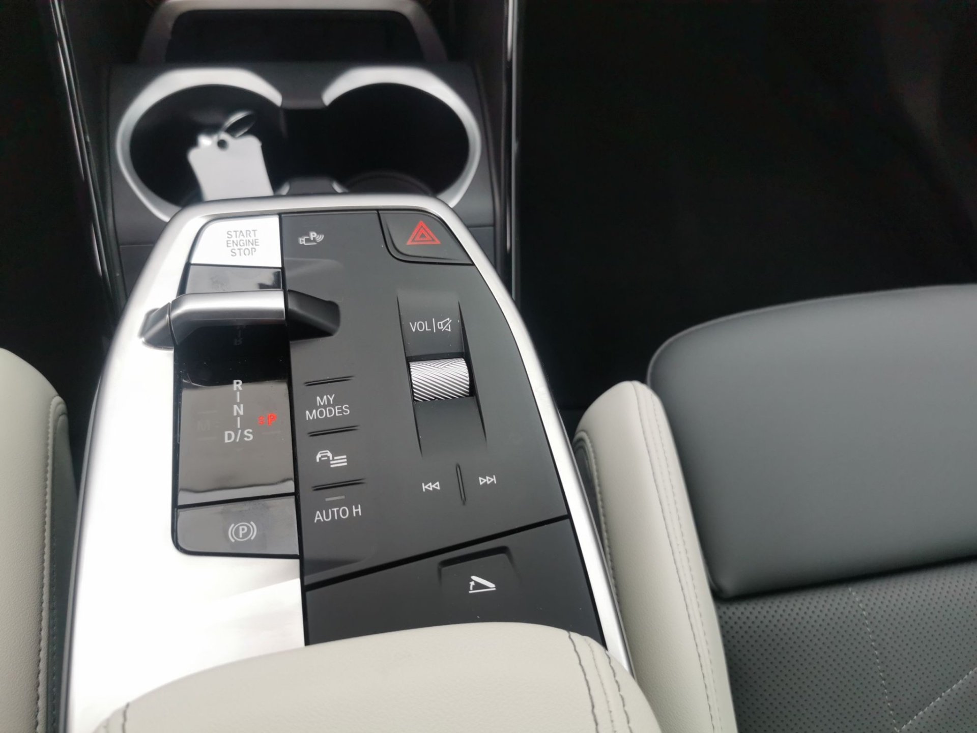 BMW X1 X1 xDrive23d M SPORT AHK ACC 360° HeadUp Lenkhzg (Bild 13)