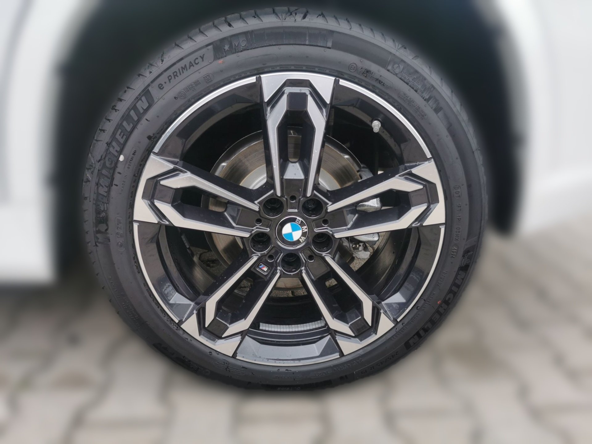 BMW X1 X1 xDrive23d M SPORT AHK ACC 360° HeadUp Lenkhzg (Bild 4)