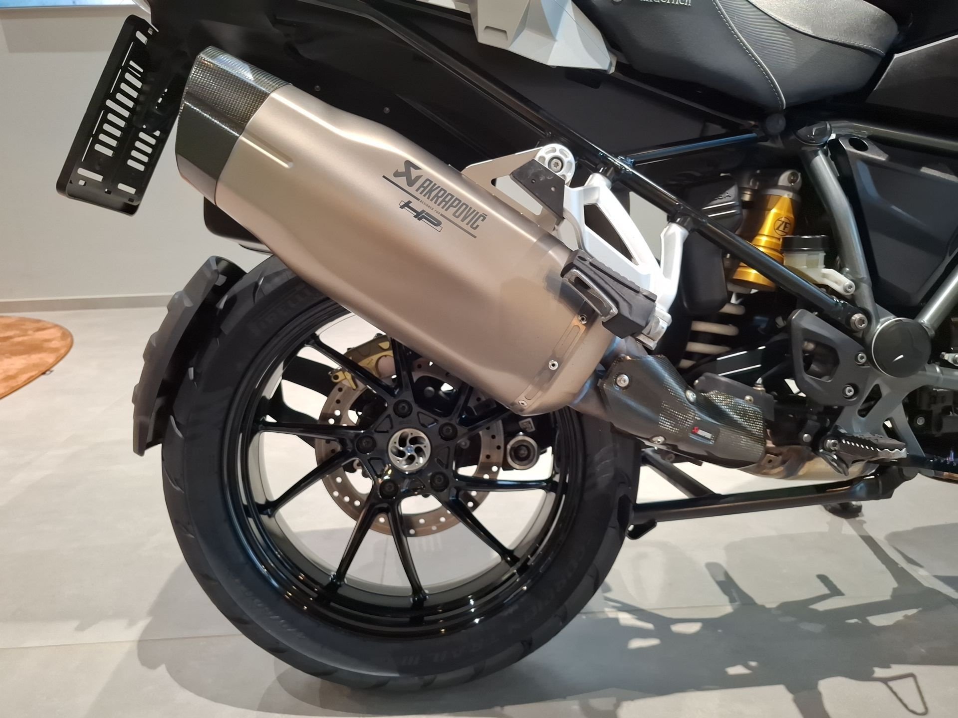 Bild 13 BMW R 1250 GS Sty.Exclusive/3.Pake/Koffer+Top/Akrapo