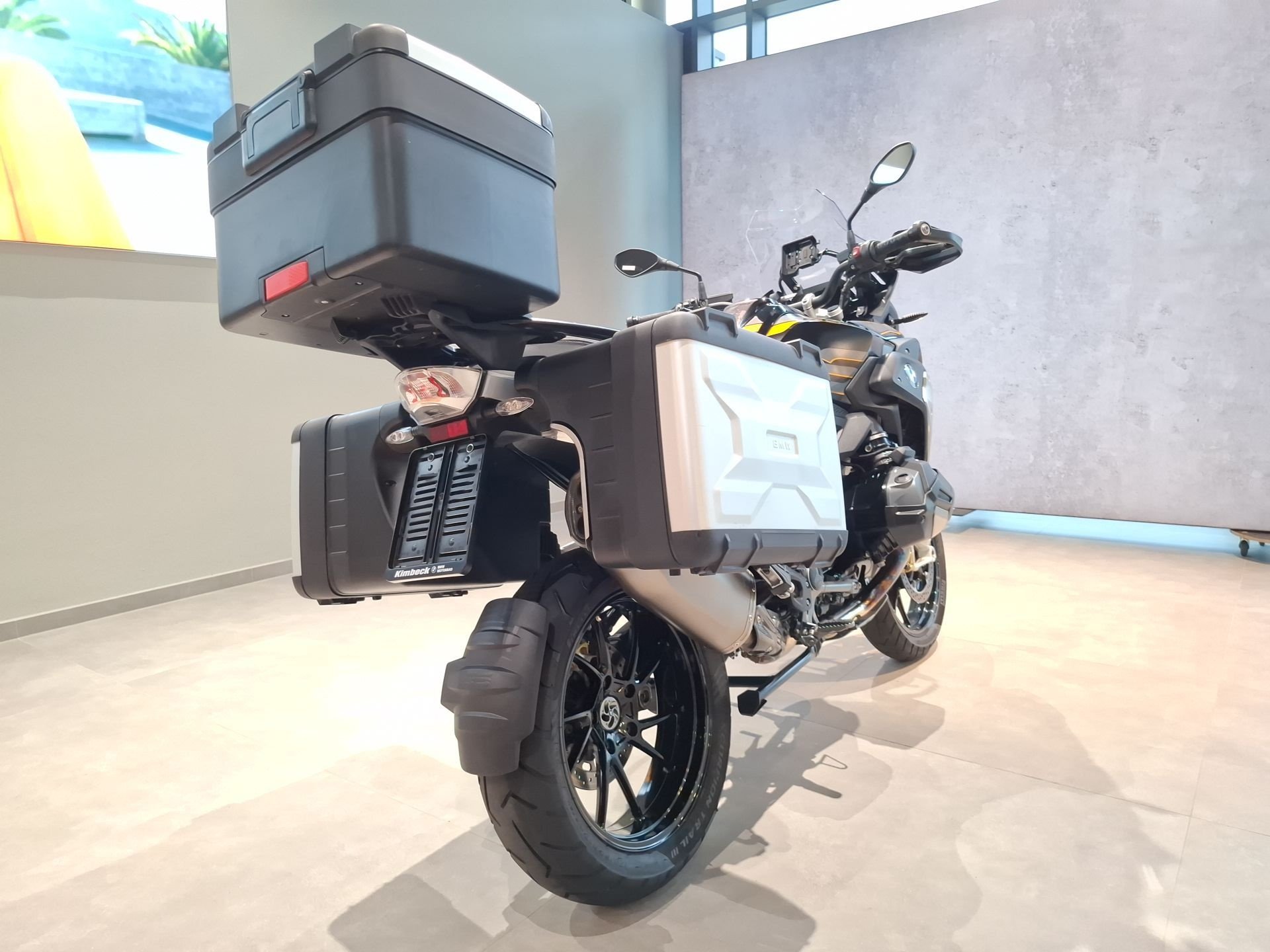 Bild 9 BMW R 1250 GS Sty.Exclusive/3.Pake/Koffer+Top/Akrapo