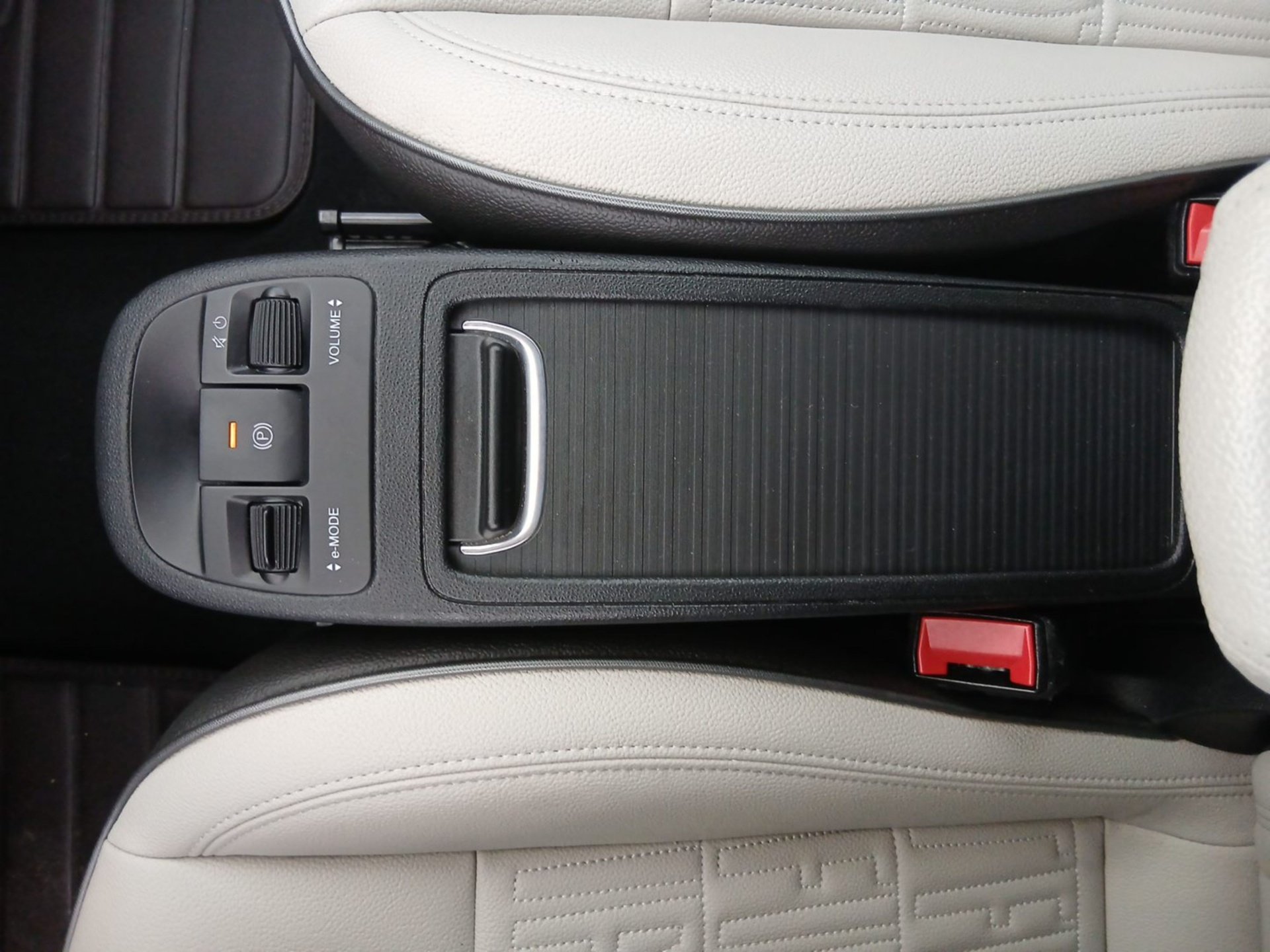 Bild 11 Fiat 500e La Prima Cabriolet 360° LED KeyLess ParkAss