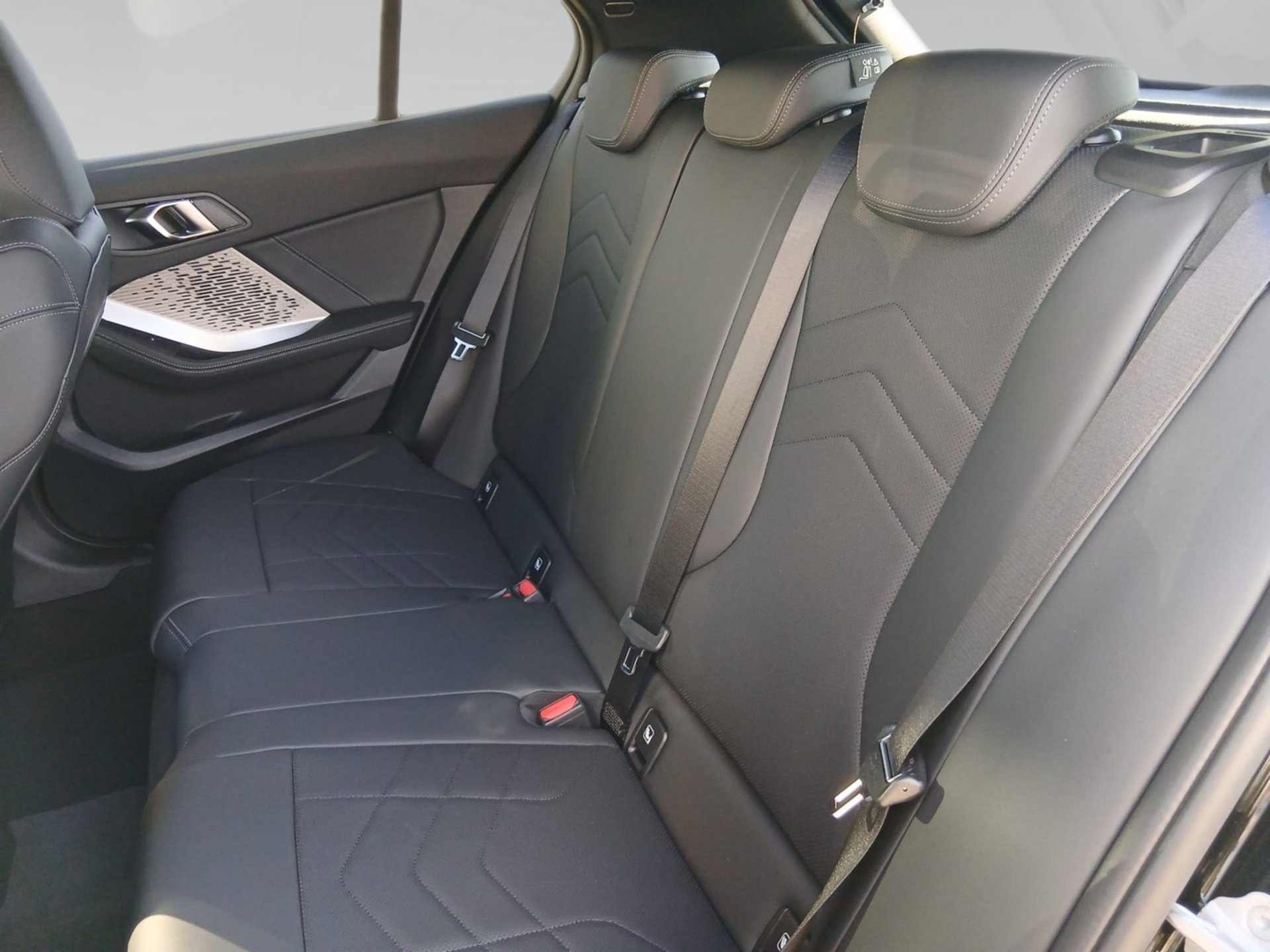 Bild 7 BMW 123 xDrive M SPORT LED DrivingAss ParkAss KeyLess