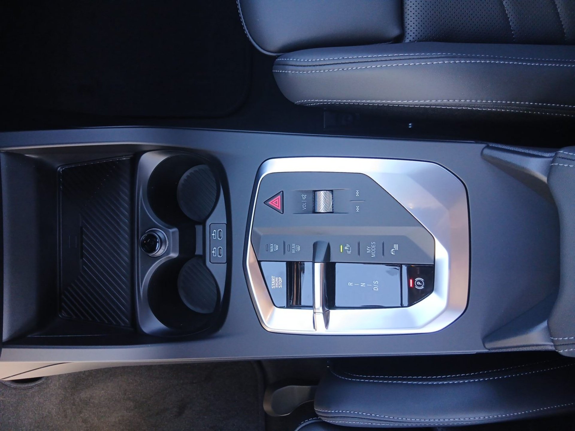 Bild 12 BMW 120 M SPORT LED DrivingAss ParkAss KeyLess Navi