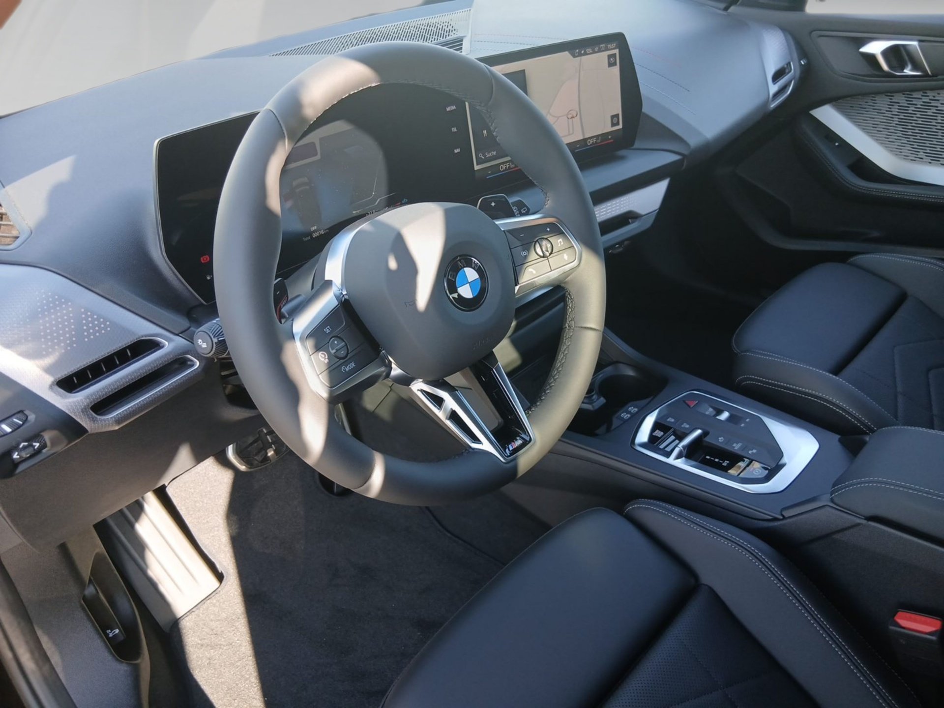 Bild 5 BMW 120 M SPORT LED DrivingAss ParkAss KeyLess Navi