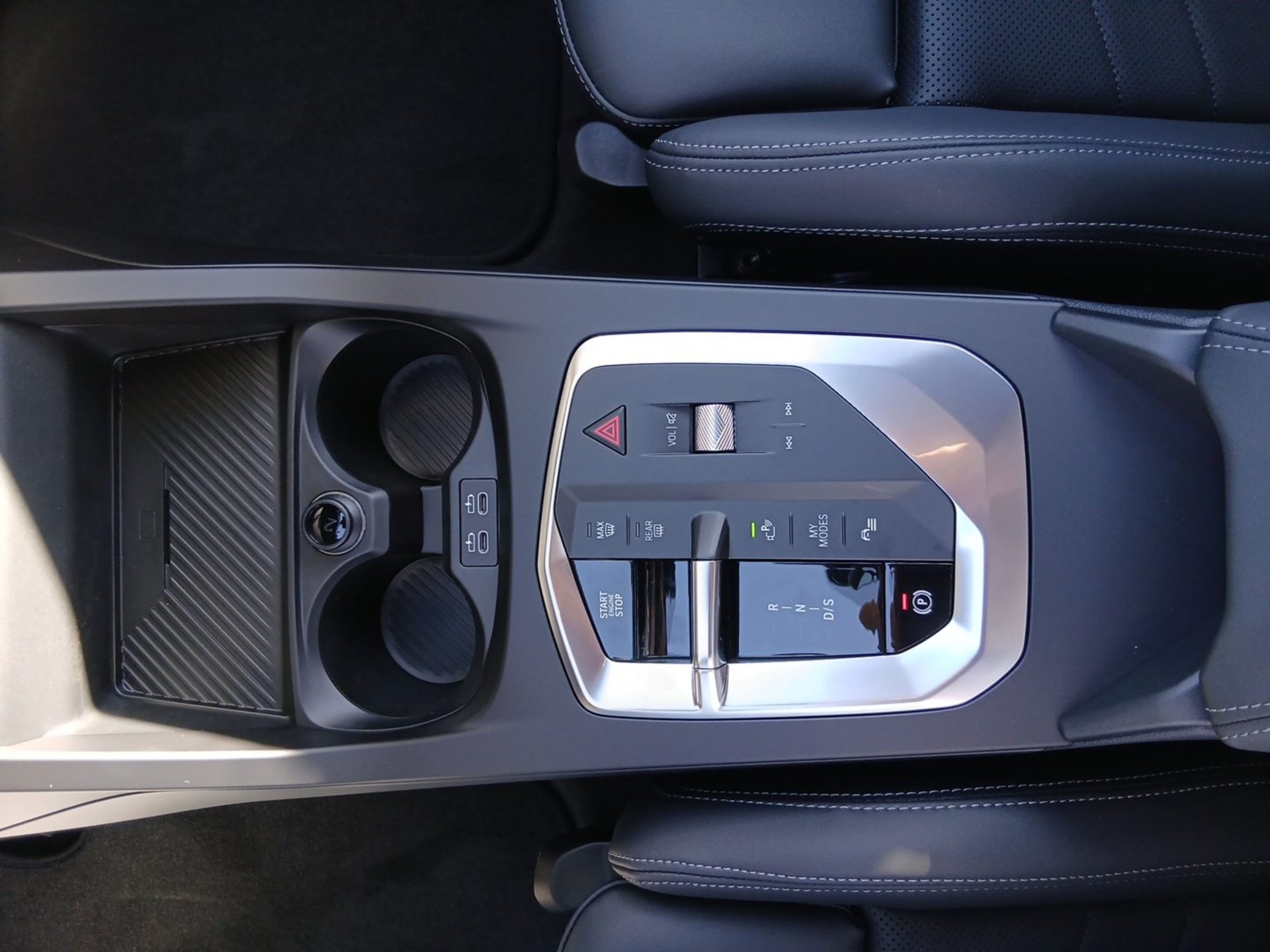 Bild 12 BMW 120 M SPORT LED DrivingAss ParkAss KeyLess Navi