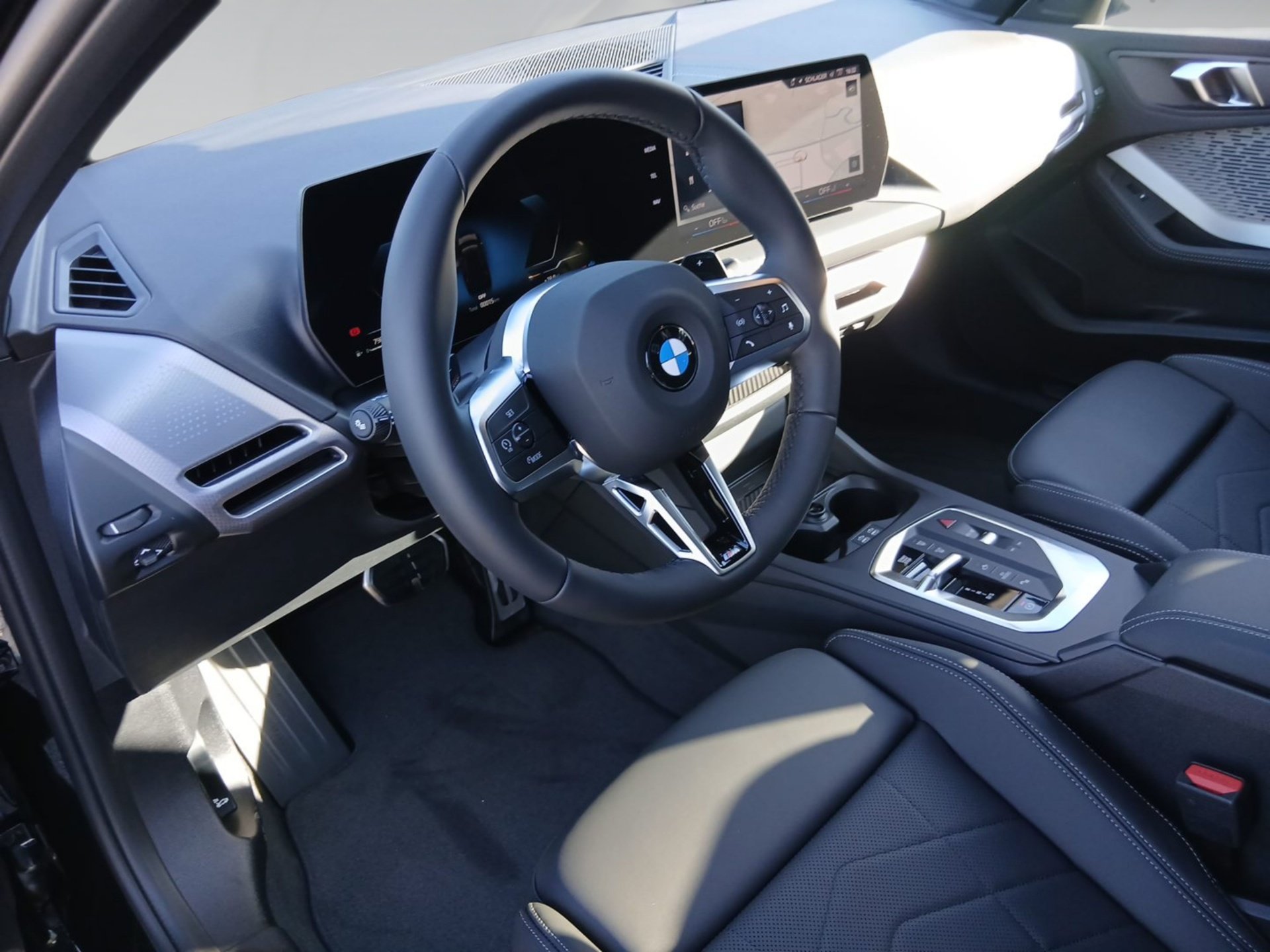Bild 5 BMW 120 M SPORT LED DrivingAss ParkAss KeyLess Navi