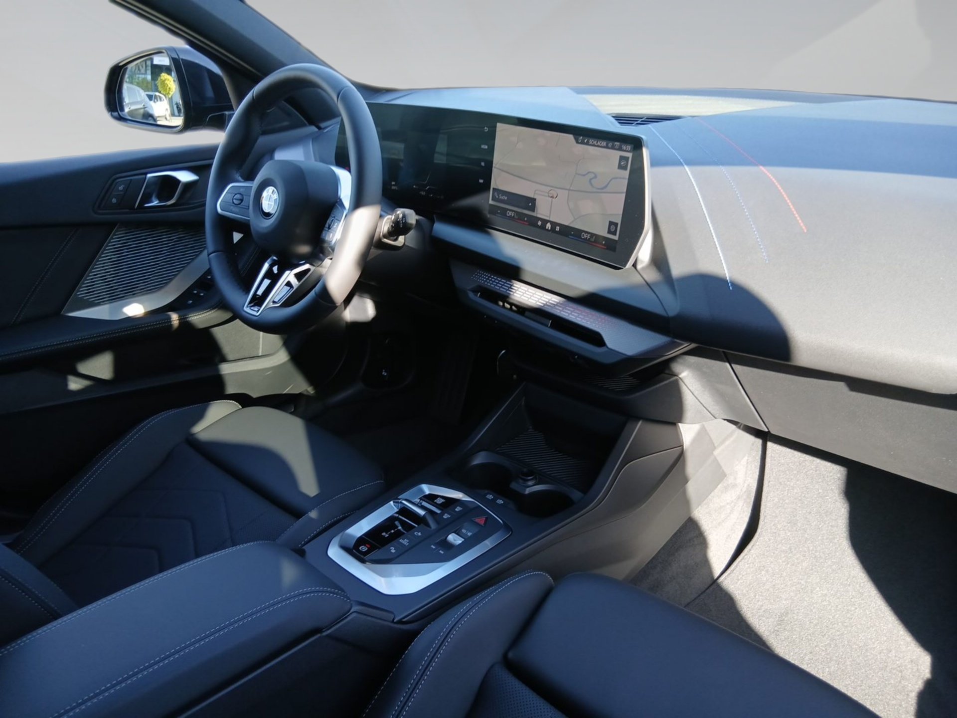 Bild 6 BMW 120 M SPORT LED DrivingAss ParkAss KeyLess Navi