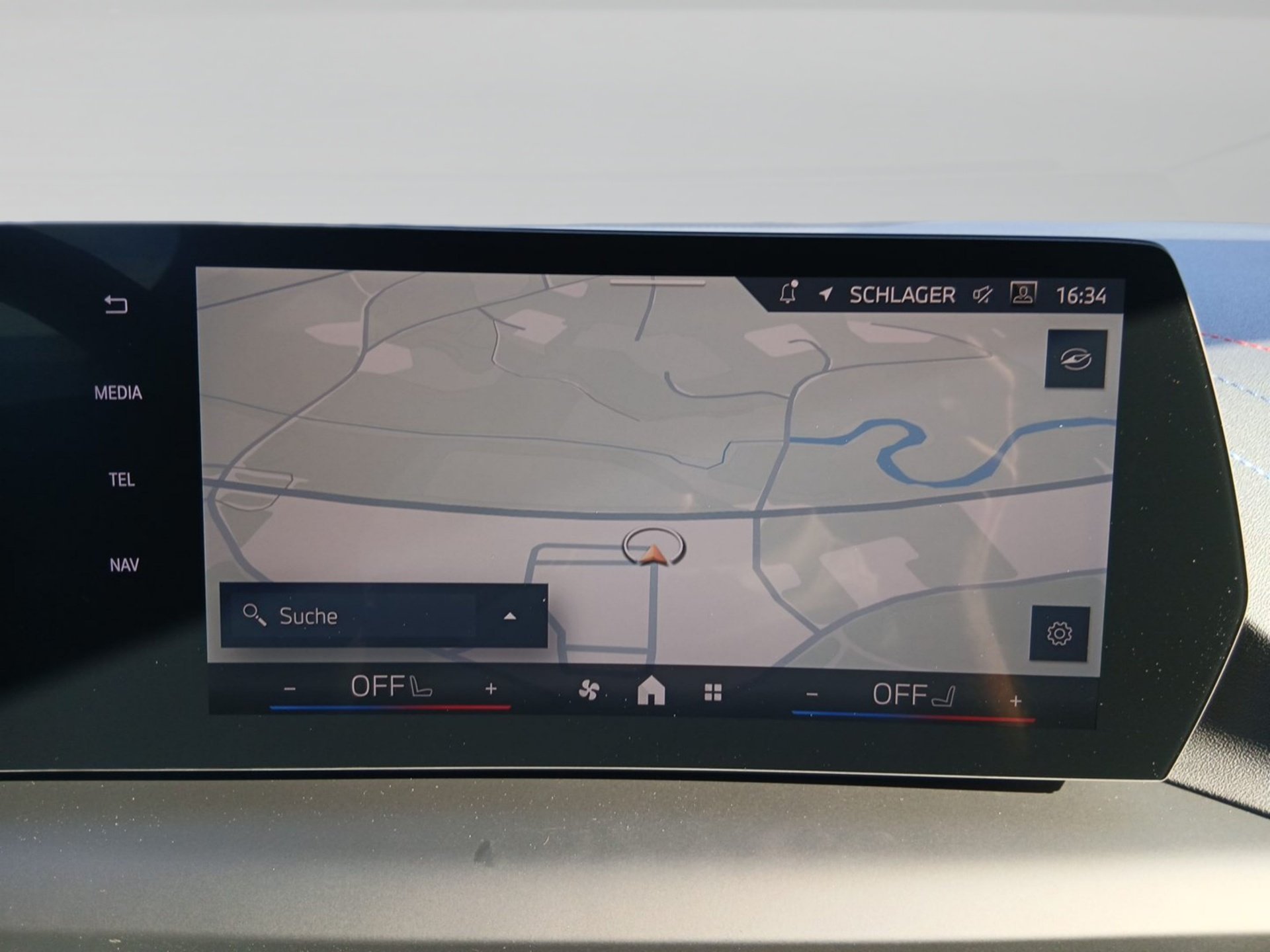 Bild 9 BMW 120 M SPORT LED DrivingAss ParkAss KeyLess Navi