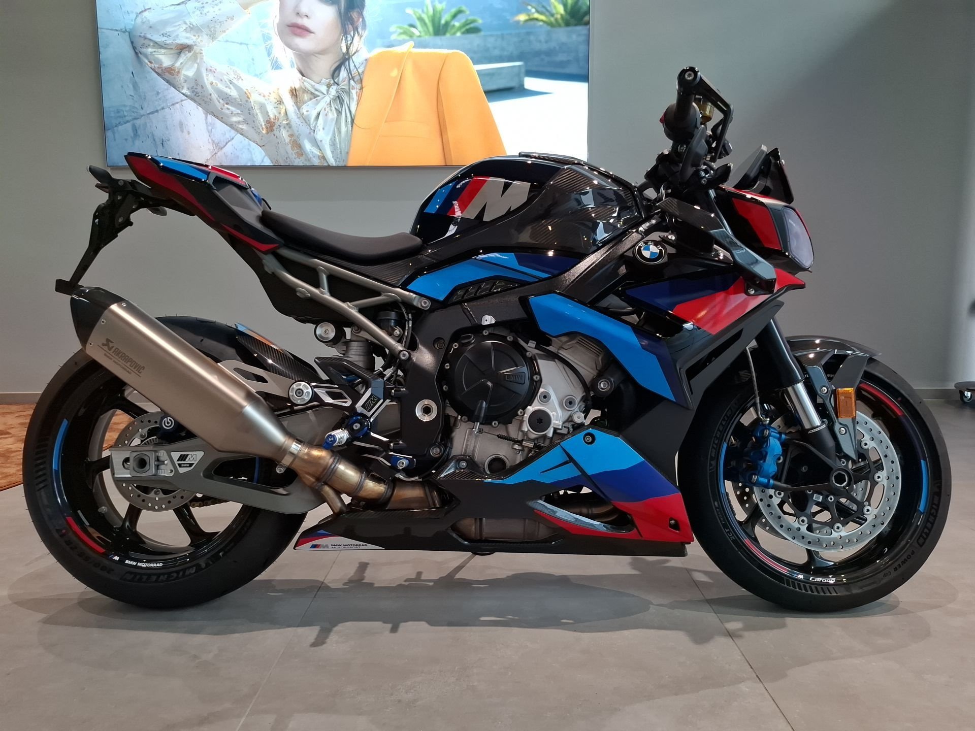 BMW  M 1000 R Competition Ilmberger Carbon Bugspoiler (Bild 1)