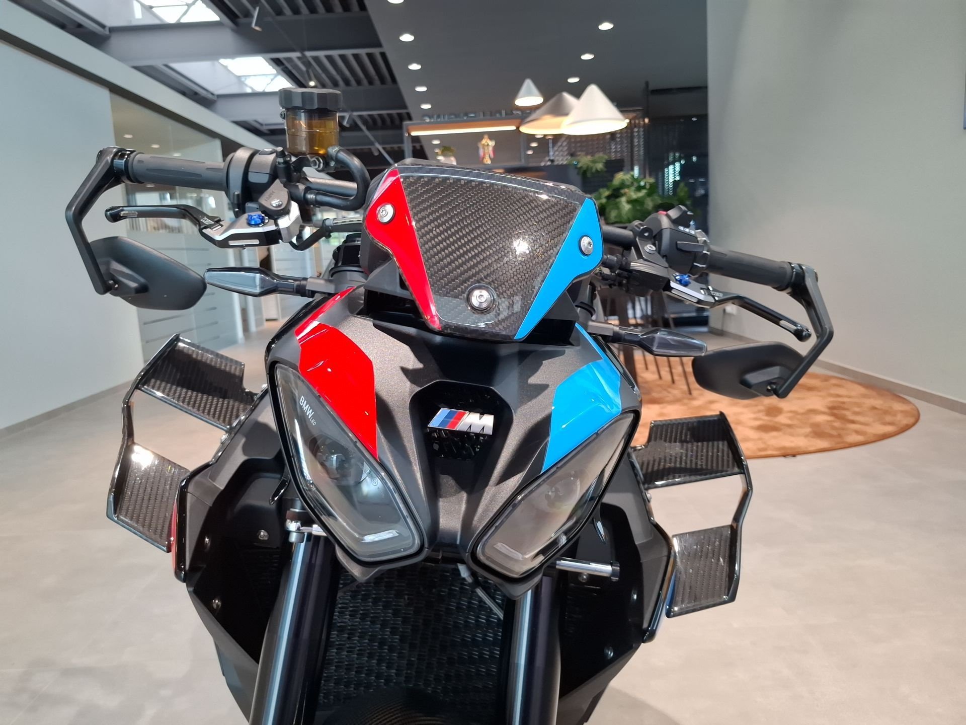 BMW  M 1000 R Competition Ilmberger Carbon Bugspoiler (Bild 11)