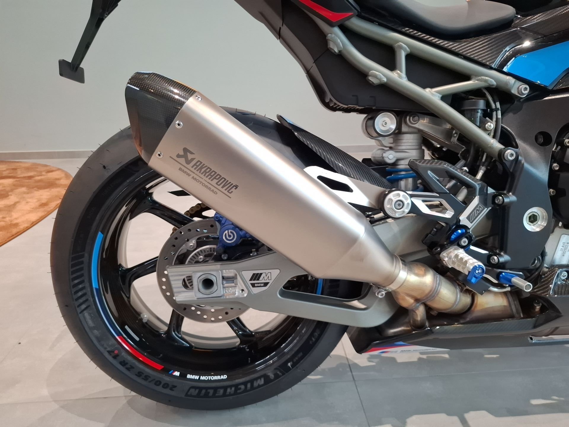 BMW  M 1000 R Competition Ilmberger Carbon Bugspoiler (Bild 13)
