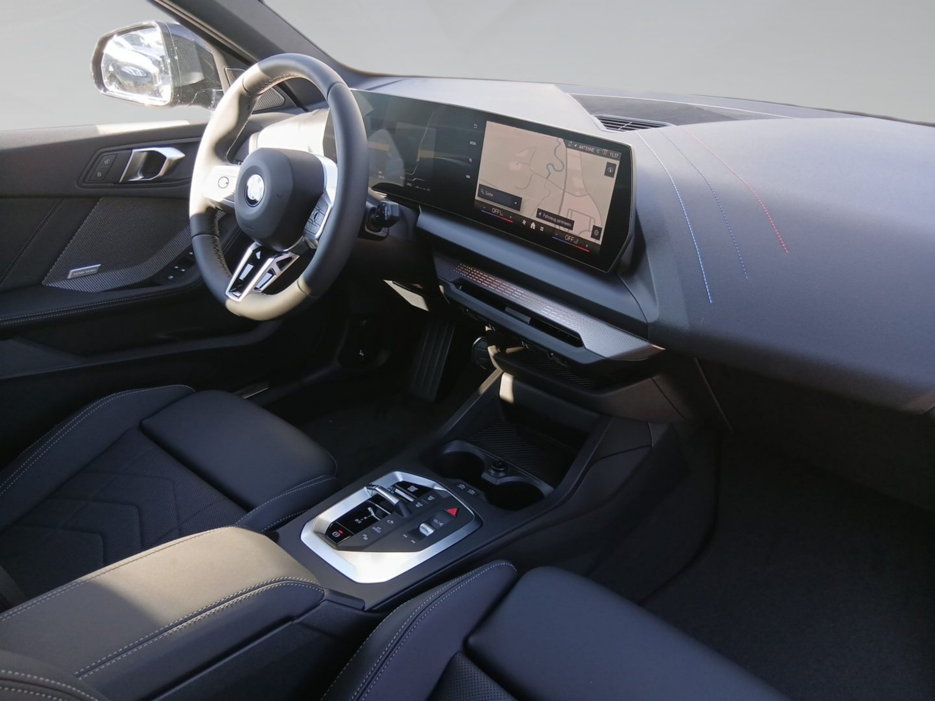 Bild 6 BMW 120d M SPORT LED H&K DrivingAss ParkAss KeyLess