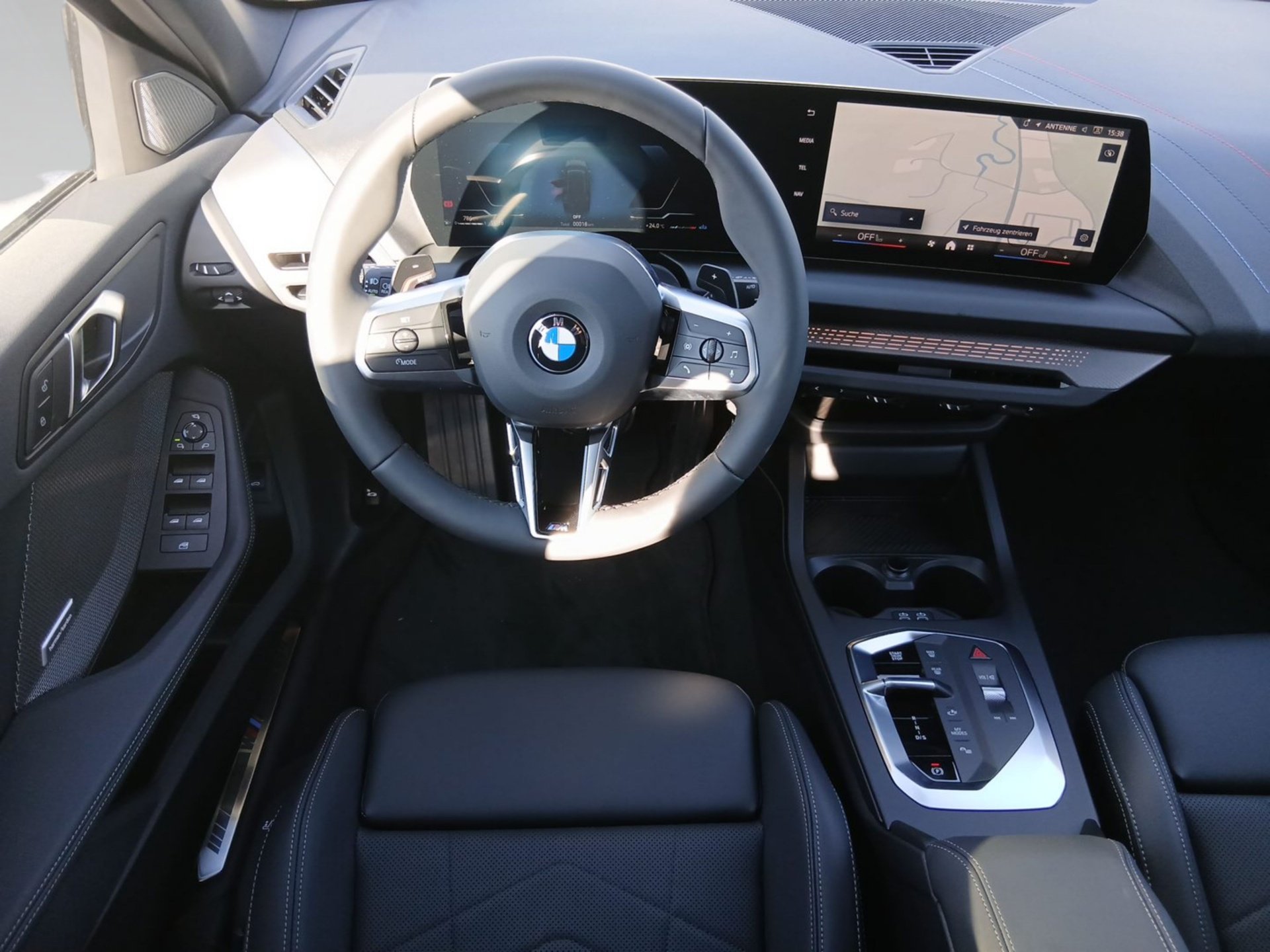 Bild 7 BMW 120d M SPORT LED H&K DrivingAss ParkAss KeyLess